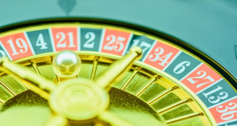 چرخ رولت و اعداد مناسب اجرای سیستم مارتینگل و فیبوناچی